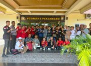 Ratusan Insan Pers Meminta Kasat Reskrim Polresta Pekanbaru Mengklarifikasi Peryataannya Yg Melukai Hati Insan Pers