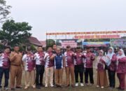 Pembukaan Turnamen Sepak Bola SMANDA CUP, Satuan Brimob Polda Riau berikan pesan Cooling System Pilkada 2024 aman dan damai.