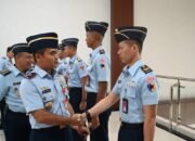 Komandan Pangkalan TNI AU Roesmin Nurjadin, Marsma TNI Feri Yunaldi, S.E., M.Han., menerima laporan kenaikan pangkat korps Perwira