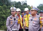 Dirlantas Polda Riau & Istansi Terkait Tinjau Langsung Jalan Lintas Riau – Sumbar Yang Longsor