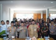 Wakapolda Riau Jumat Curhat di Kecamatan Payung Sekaki