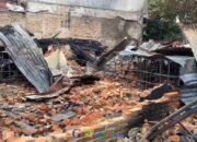 Kebakaran Hebat Landa Bengkel Mobil dan Gudang Penampungan Minyak Solar di Rumbai