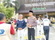 Yayasan Buddha Tzu Chi Indonesia dan Polsek Sukajadi Berbagi Takjil untuk Masyarakat