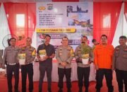 Kapolresta Pekanbaru Serahkan Bibit Pohon Kepada Personel yang Berulang Tahun, Dukung Program Penghijauan Kapolda Riau