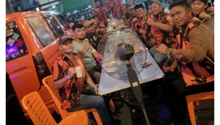 ‎ ‎Ramadan Penuh Kepedulian, Hankam MPC Pemuda Pancasila Pekanbaru Berbagi Takjil dan Santuni Anak Yatim