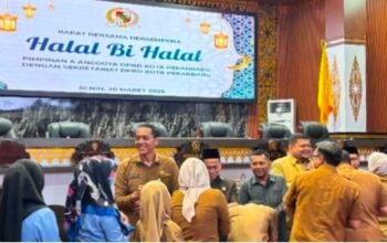Pimpinan Dan Anggota Dewan DPRD Kota Pekanbaru Menggelar Acara Halal Bihalal Bersama Jajaran Sekretariat DPRD