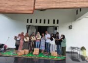 Anggota DPRD Dumai Junjung Mangatas Simorangkir Berbagi THR kepada Warga Kampung Baru Bukit Kapur