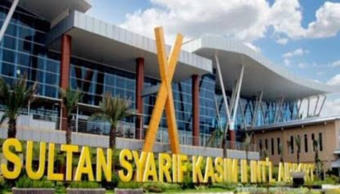 Penumpang Keluhkan Delay Super Air Jet di Bandara SSK II, Air Minum Tak Diberikan – Kompensasi Dipertanyakan