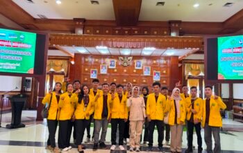 Mahasiswa Universitas Lancang Kuning Gelar Kerja Bakti dan Penyuluhan Hukum Perdata serta Hukum Transportasi di Desa Sungai Mempura