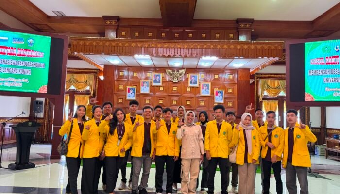 Mahasiswa Universitas Lancang Kuning Gelar Kerja Bakti dan Penyuluhan Hukum Perdata serta Hukum Transportasi di Desa Sungai Mempura