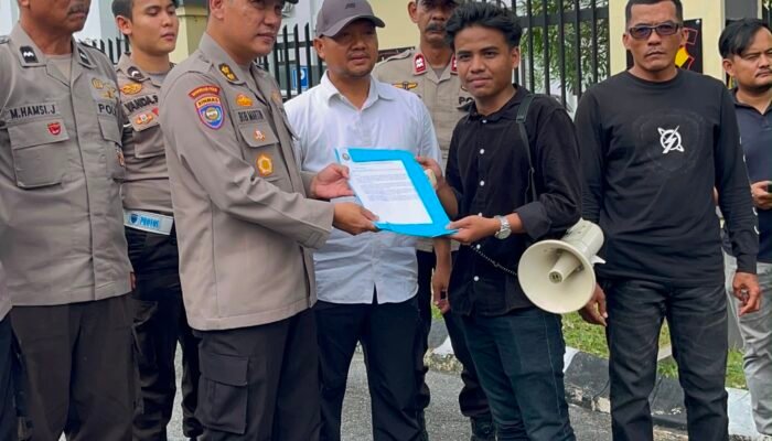 AMKAR RIAU Gelar Aksi di Polda Riau, Desak Pengusutan Dugaan Mafia Tanah di Kubu Babussalam, Kabupaten Rokan Hilir