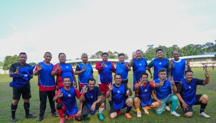 Pererat Silaturahmi dan Perkuat Sinergi, Ketua DPRD Bengkalis Ikut Fun Football Sempena Hari Jadi ke-514