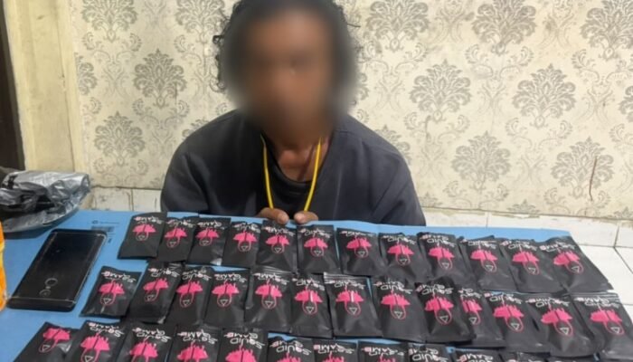 Operasi Sarang Narkoba (OSN) ,Satresnarkoba Polres Siak Bekuk Kurir Etomidate di Perawang, 38 Paket Barang Bukti Diamankan